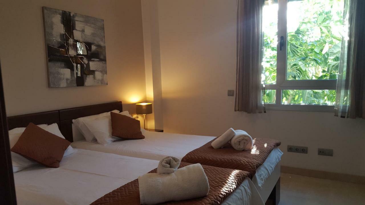 Horizon Beach Apartment เอสเตโปนา ภายนอก รูปภาพ