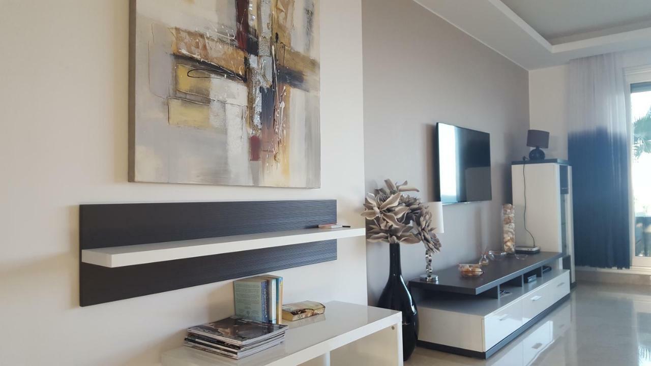 Horizon Beach Apartment เอสเตโปนา ภายนอก รูปภาพ